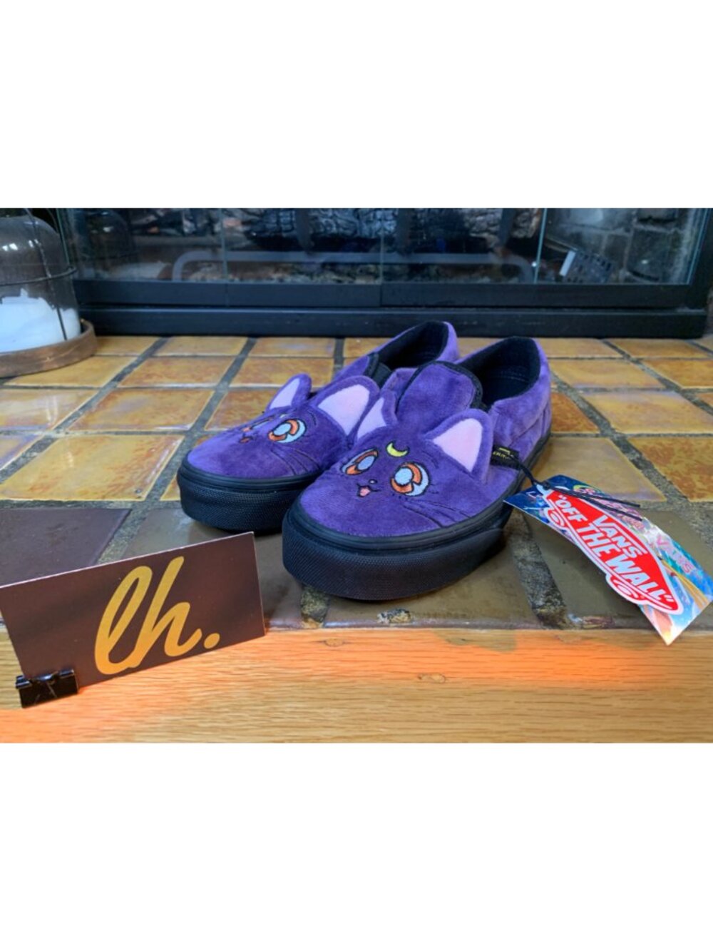 Kids 2.5 Vans x Sailor Moon “Luna” Purple Plush Slip On Shoes - Picture 2 of 7